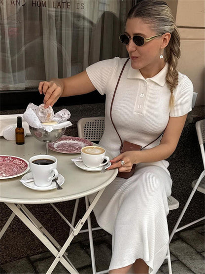 Effortlessly Elegant Dress with a Timeless Design