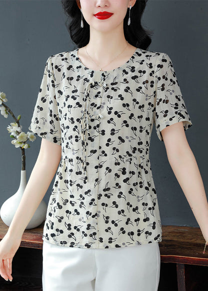 Beautifully Crafted Blouse in a Classic Style