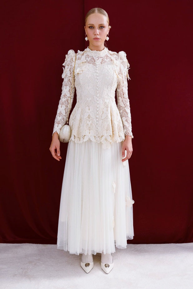 Beautifully Crafted Dress in a Classic Style