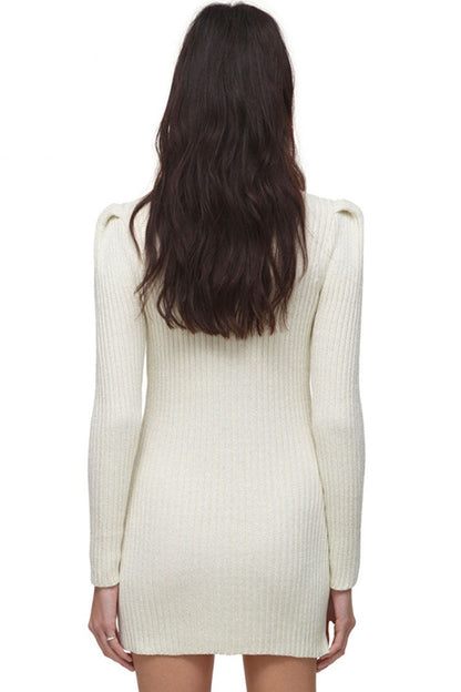 Classic Vintage Sweater with a Flattering Fit