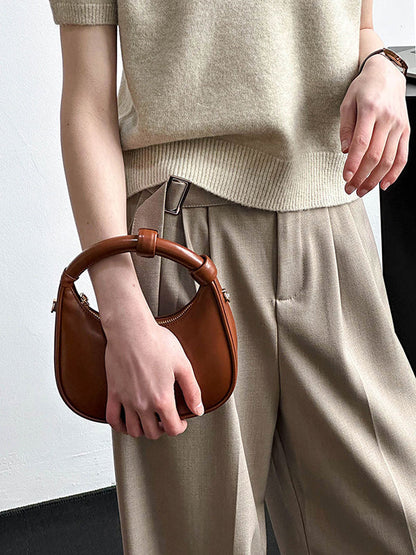 Effortlessly Elegant Pants with a Timeless Design