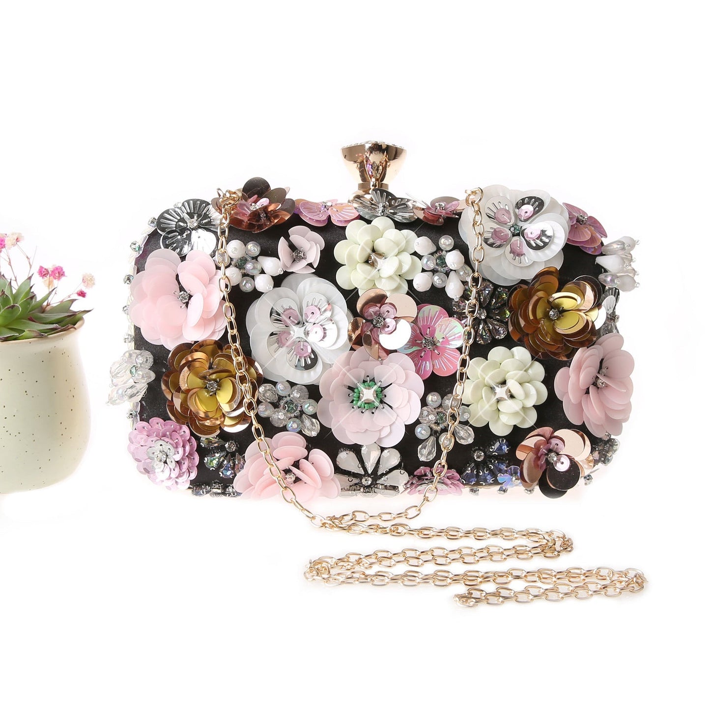 Classic Vintage Bag with a Flattering Fit