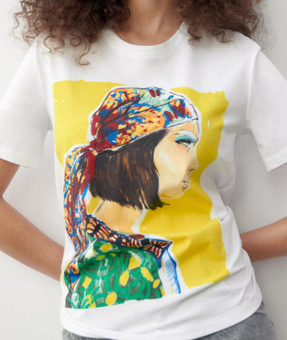 Beautifully Crafted T-Shirt in a Classic Style