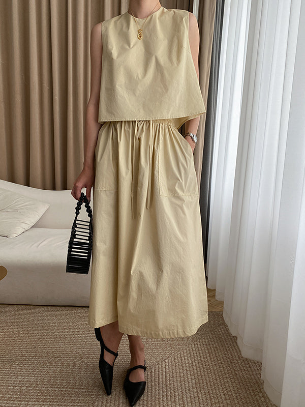Effortlessly Elegant Garment with a Timeless Design