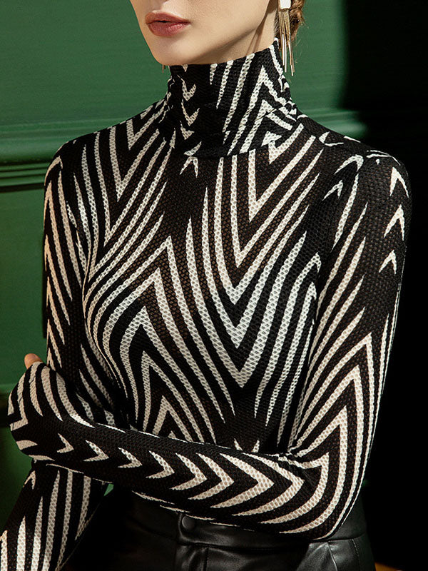 Effortlessly Elegant T-Shirt with a Timeless Design