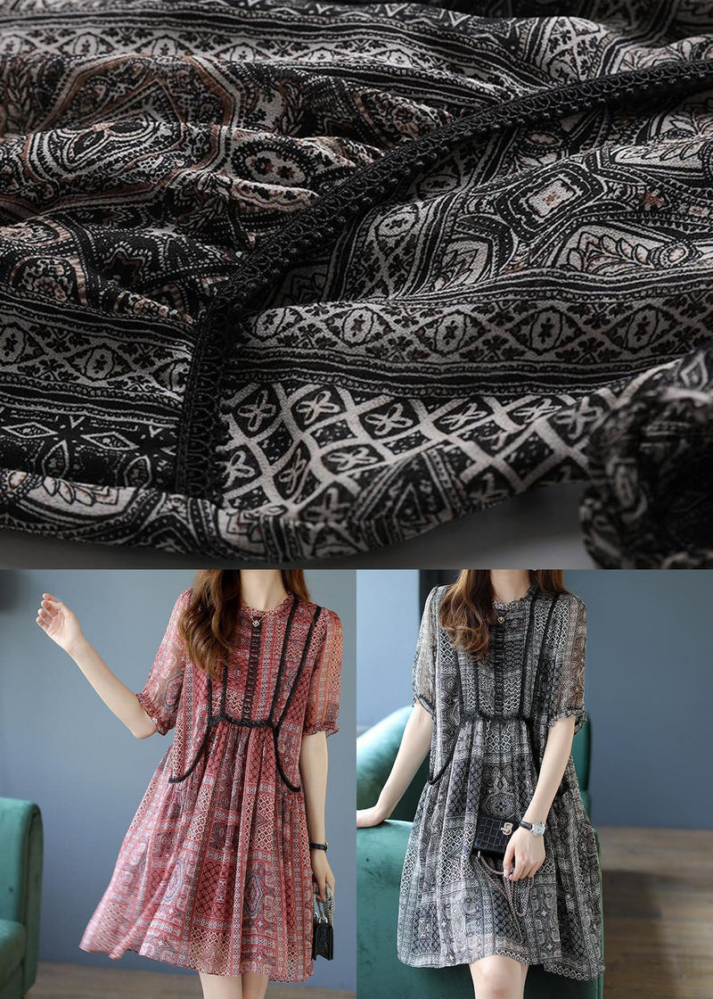 Classic Vintage Dress with a Flattering Fit