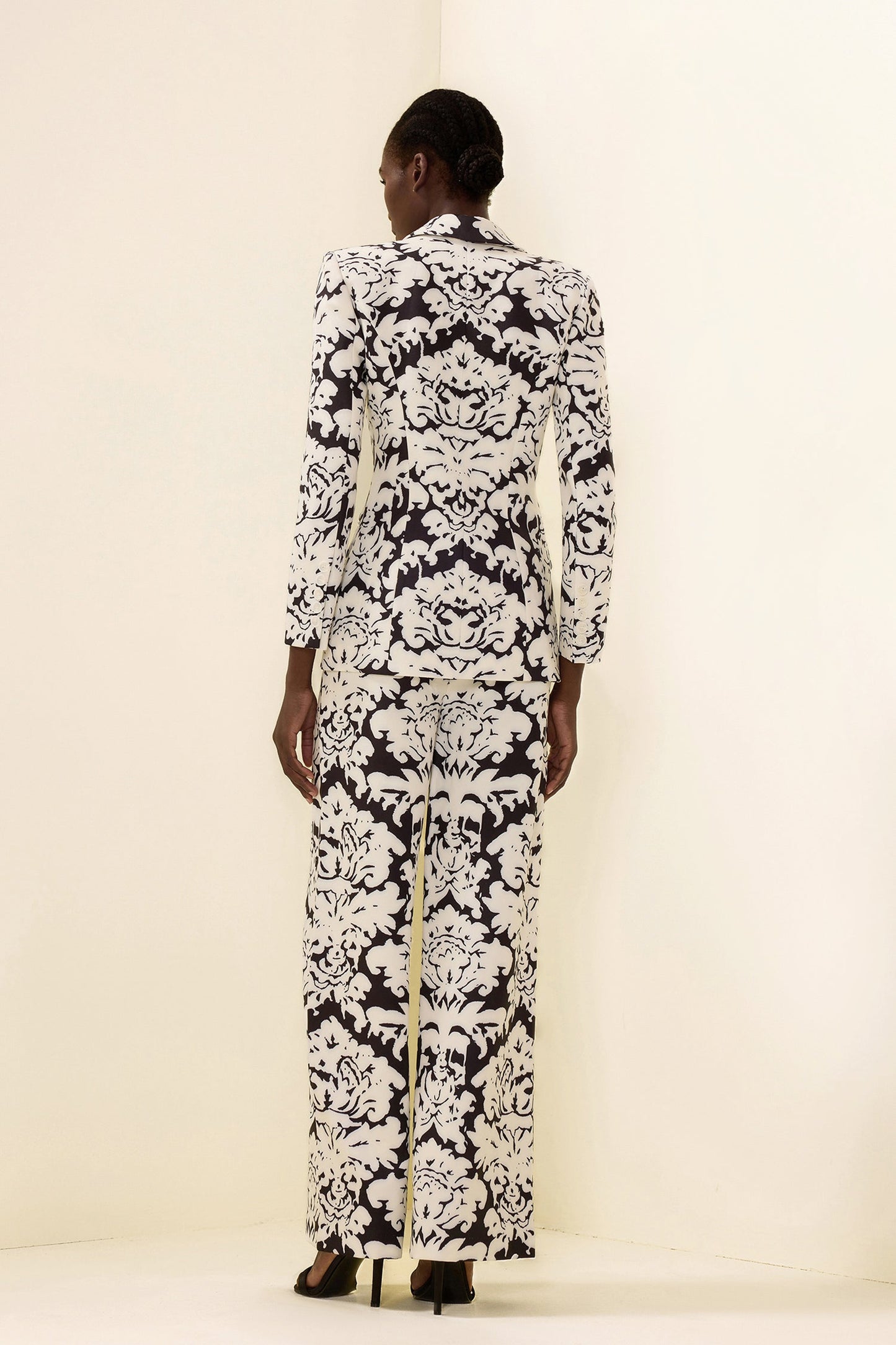 Gracefully Styled Pants for Any Occasion