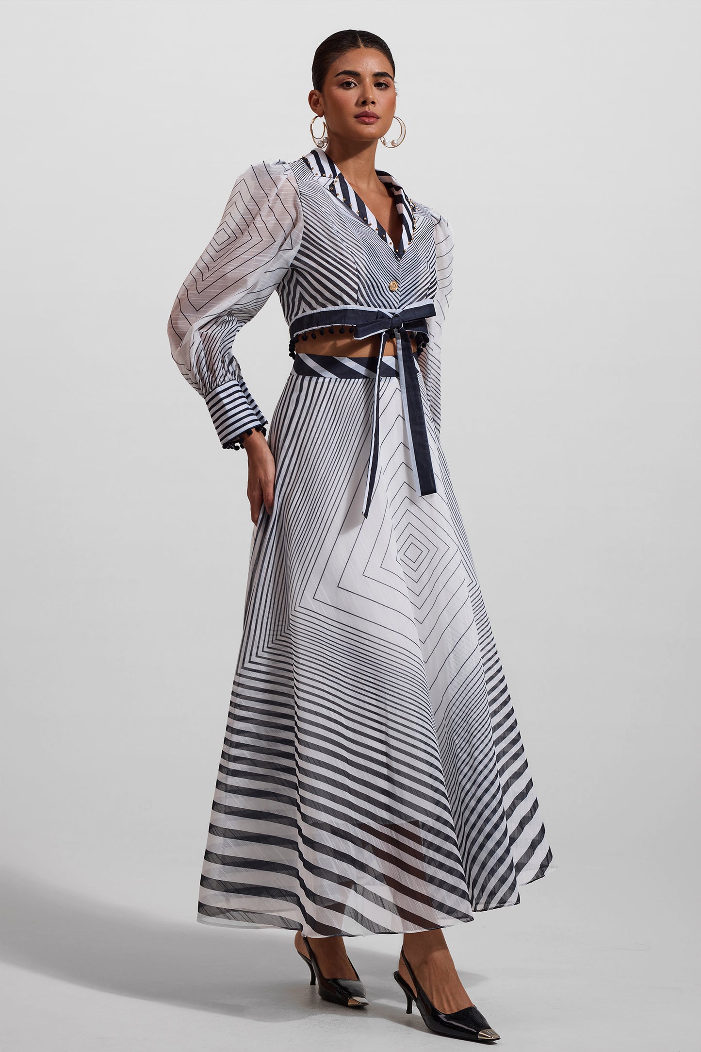 Effortlessly Elegant Top with a Timeless Design