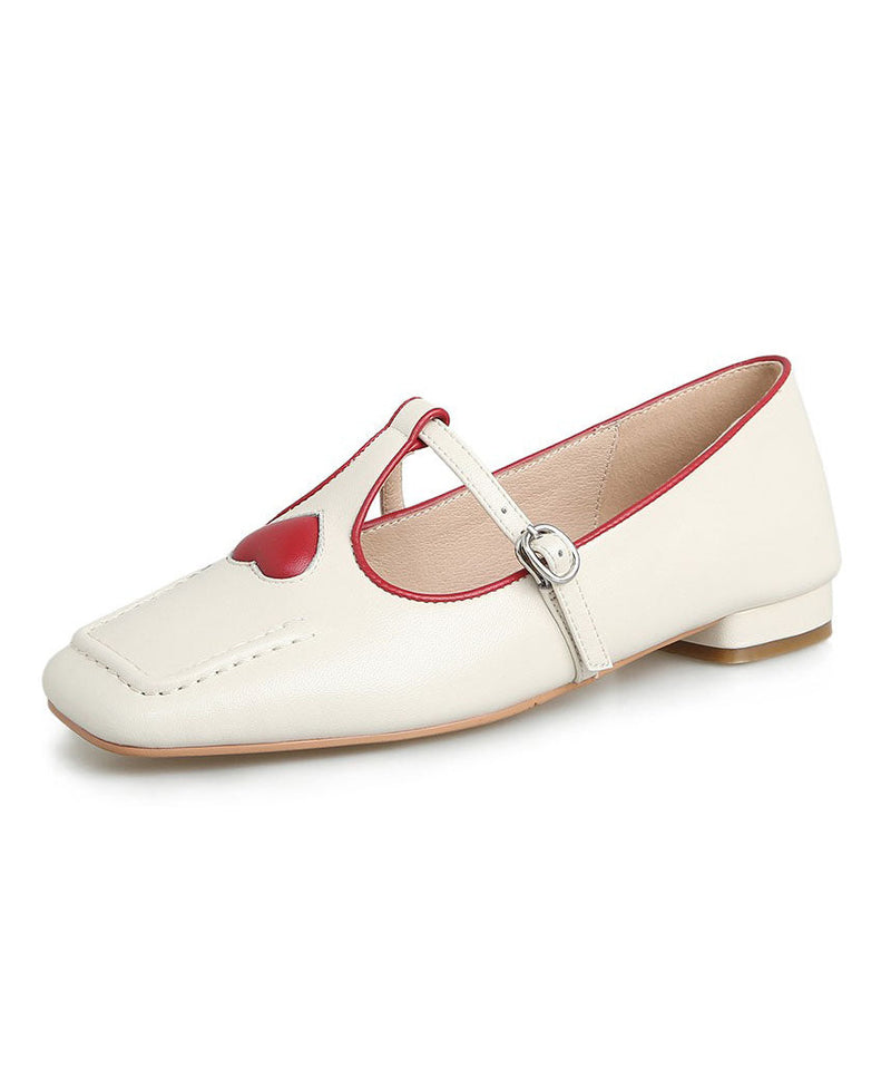 Effortlessly Elegant Sandals with a Timeless Design