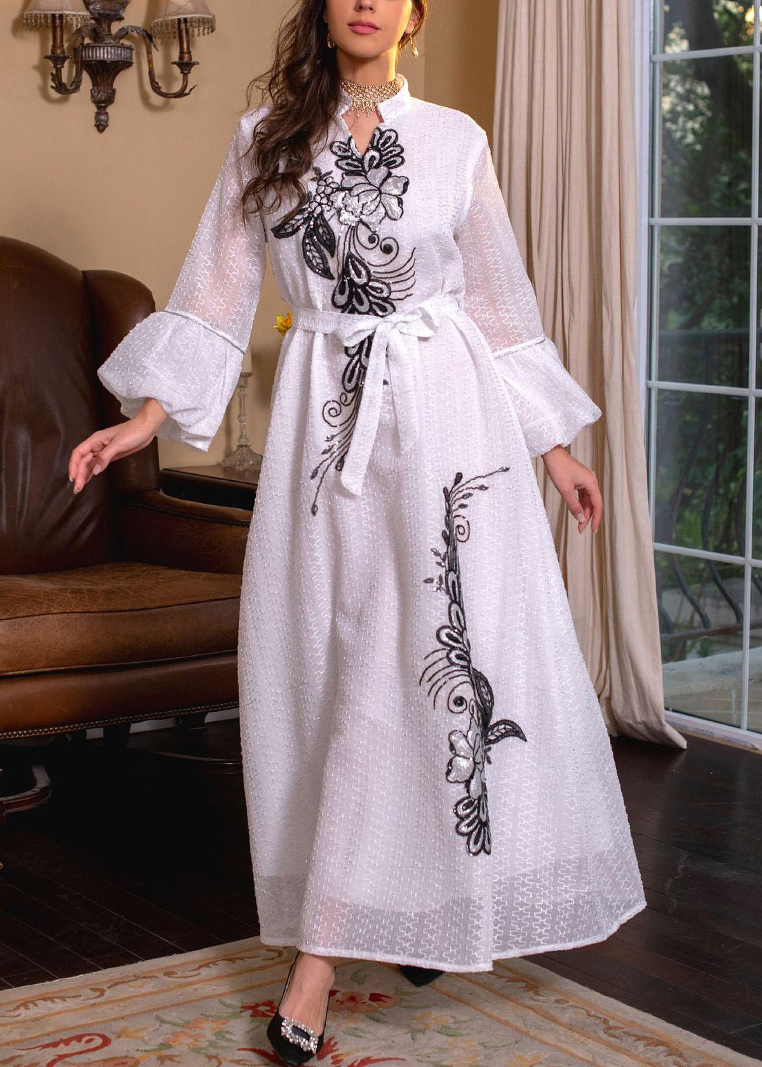 Effortlessly Elegant Dress with a Timeless Design