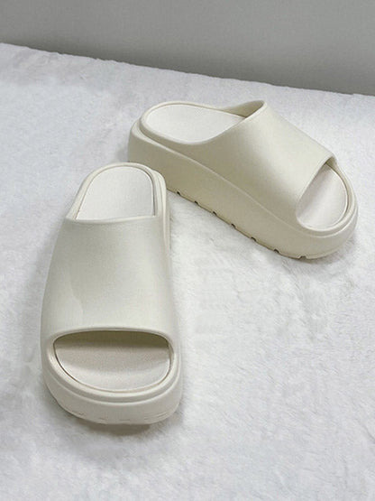Well Tailored Shoes with a Graceful Silhouette