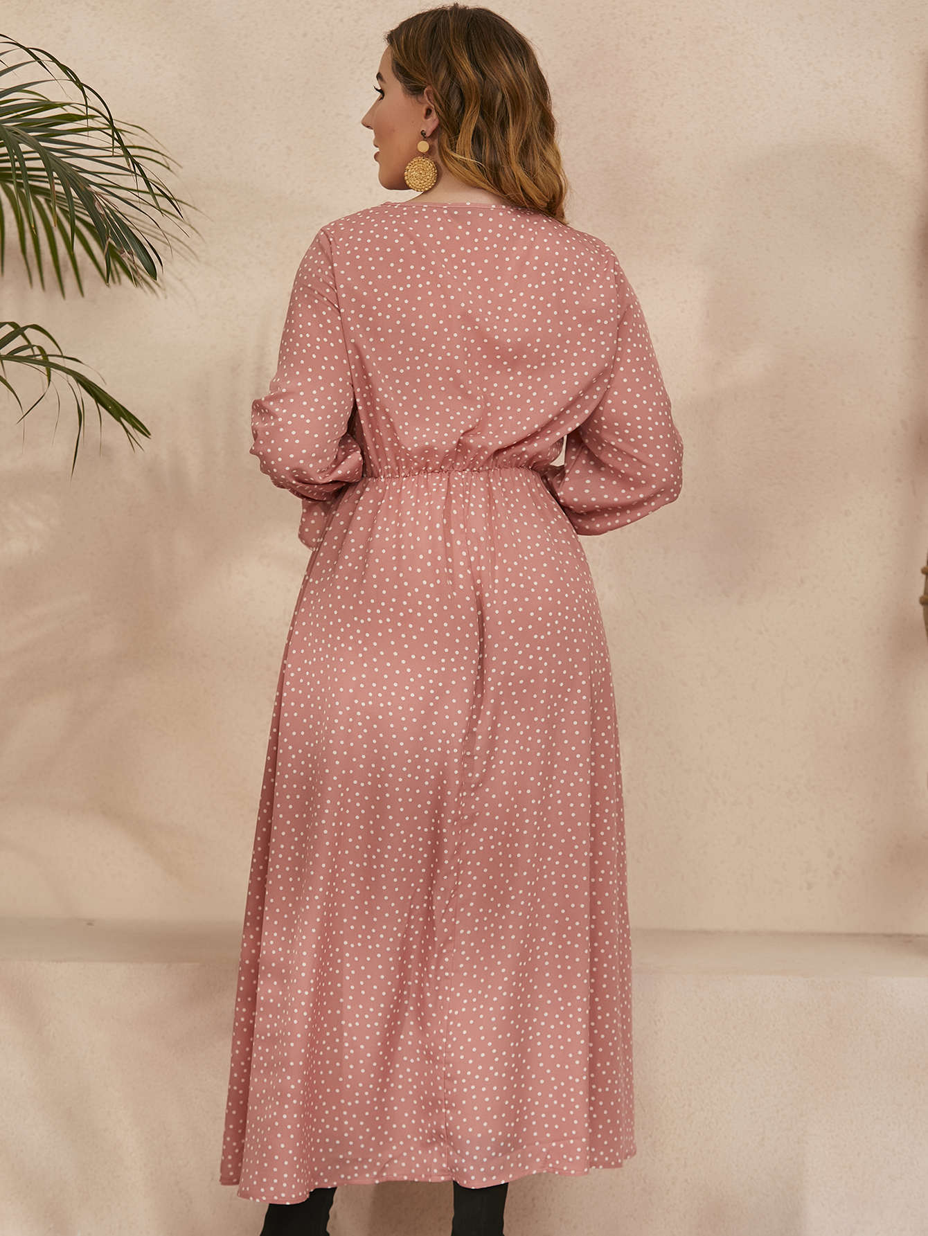 Classic Vintage Dress with a Flattering Fit