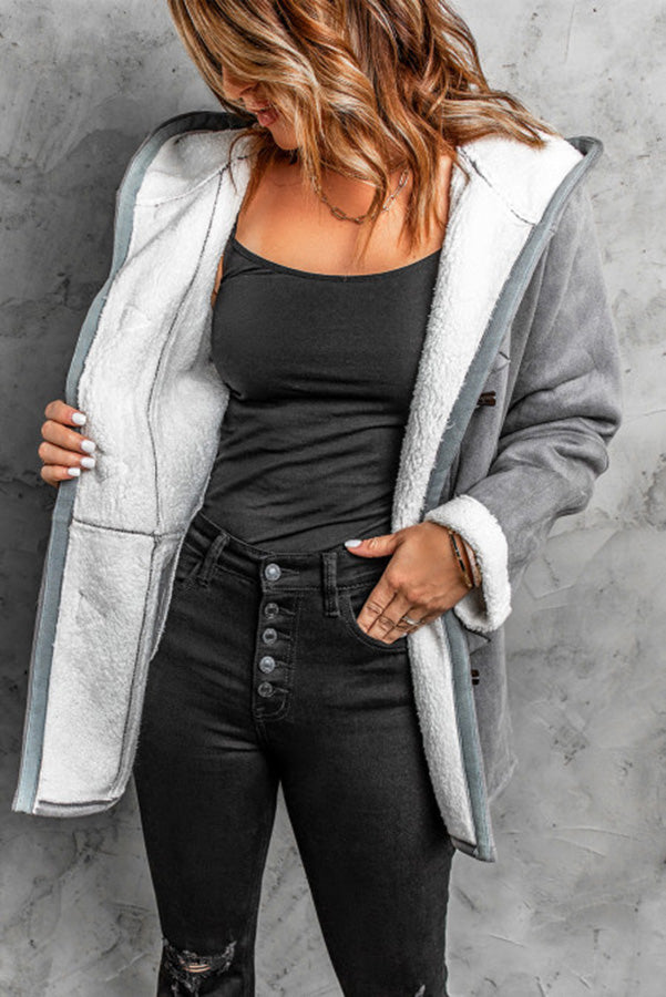 Effortlessly Elegant Coat with a Timeless Design