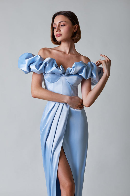 Gracefully Styled Dress for Any Occasion