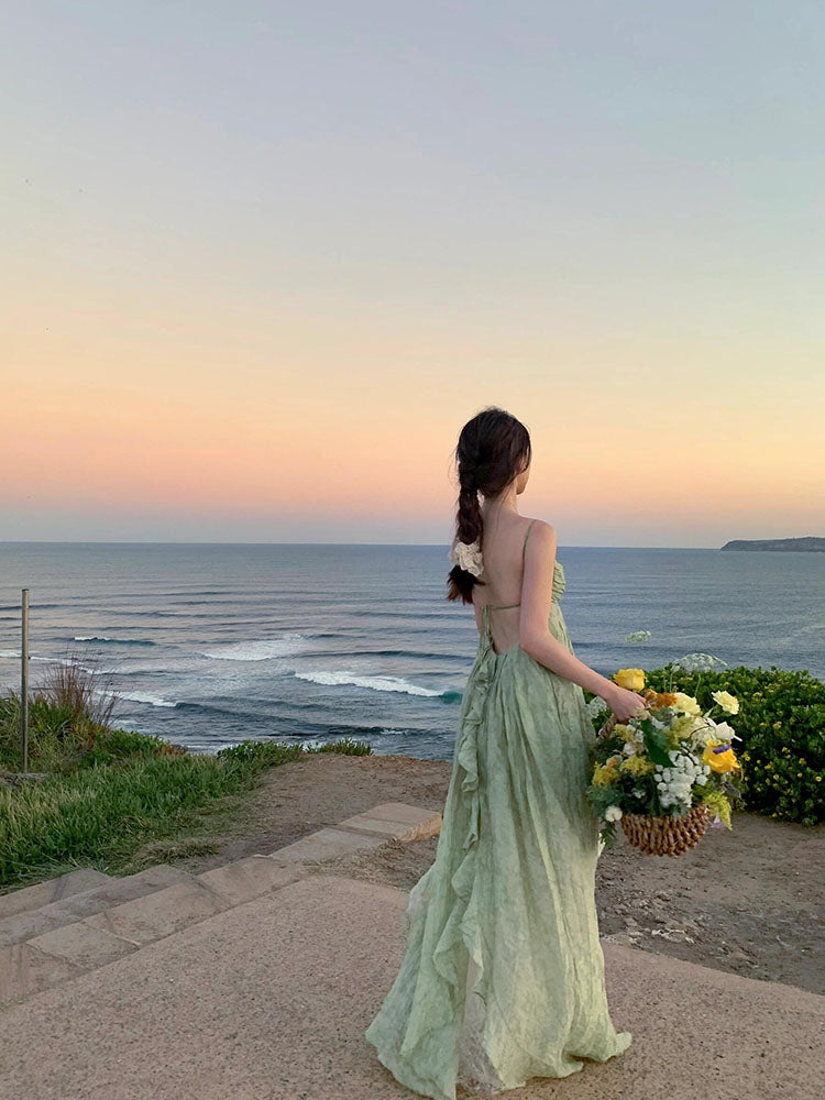 Effortlessly Elegant Dress with a Timeless Design