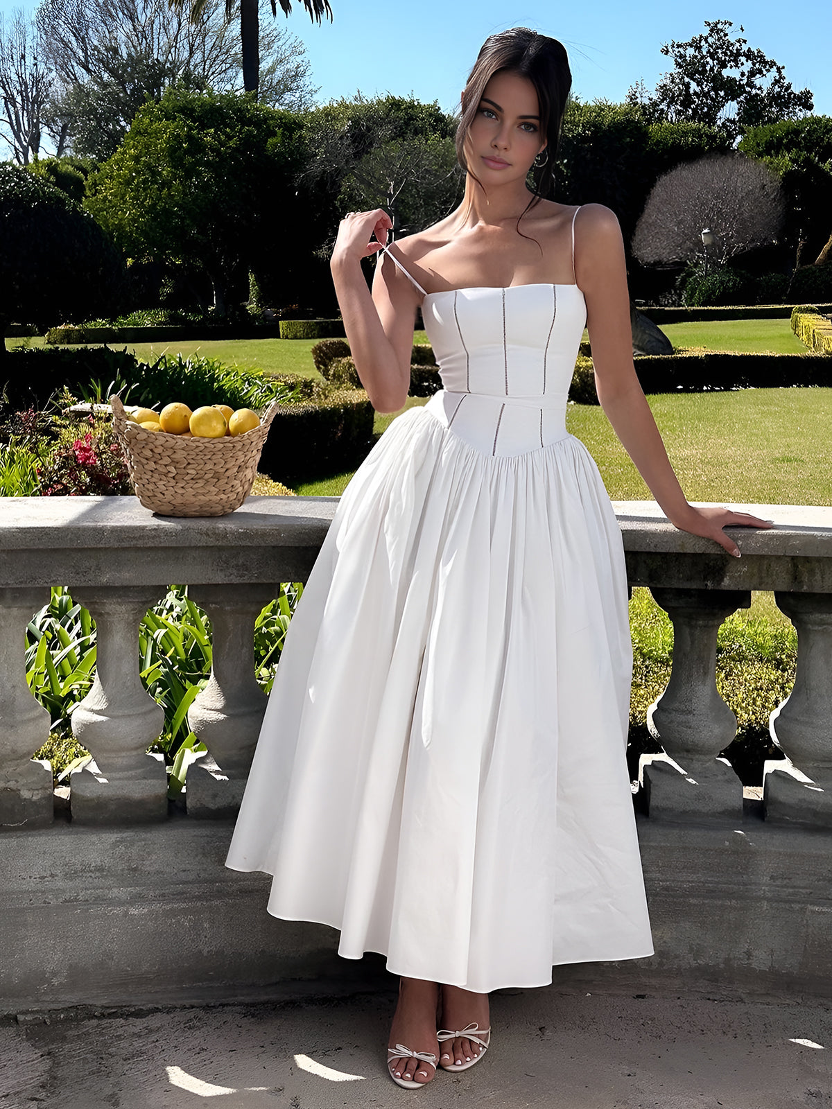 Well Tailored Dress with a Graceful Silhouette