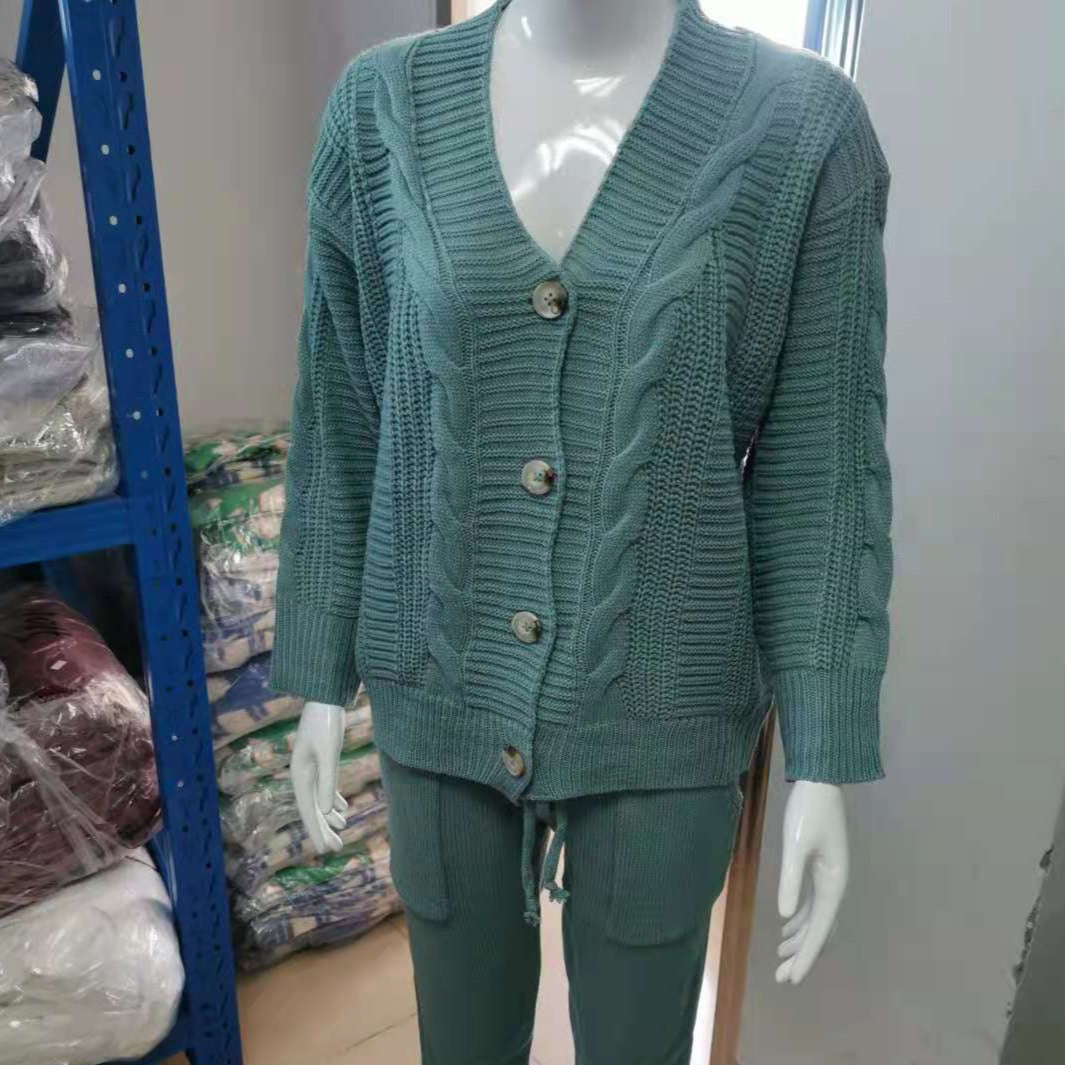 Well Tailored Cardigan with a Graceful Silhouette