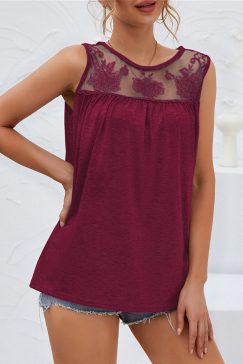 Well Tailored T-Shirt with a Graceful Silhouette