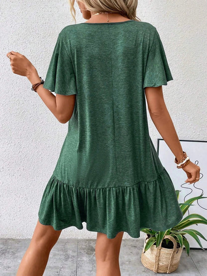 Effortlessly Elegant Dress with a Timeless Design