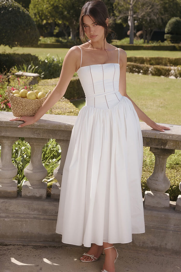 Beautifully Finished Dress in a Timeless Design