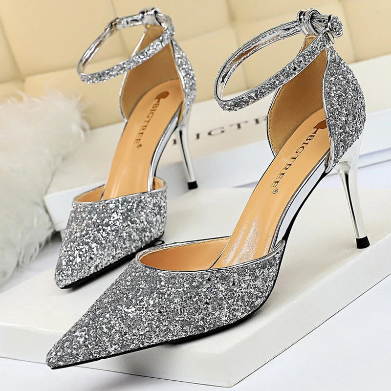 A Vintage Style Heels with Delicate Timeless Details