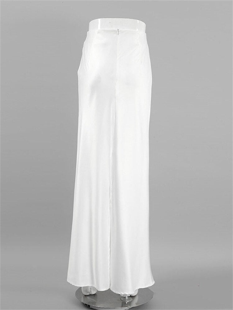 Sophisticated Garment with a Clean Classic Look