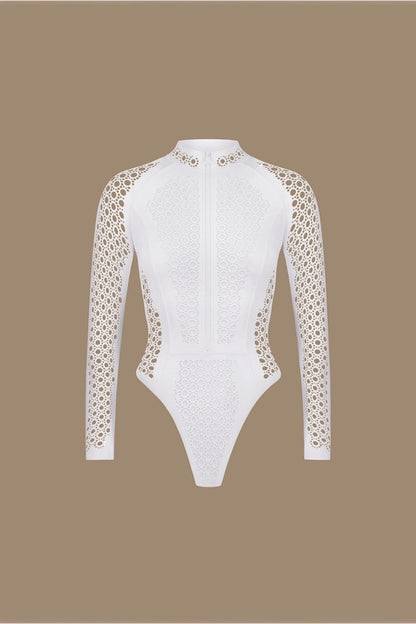 Effortlessly Elegant Swimsuit with a Timeless Design