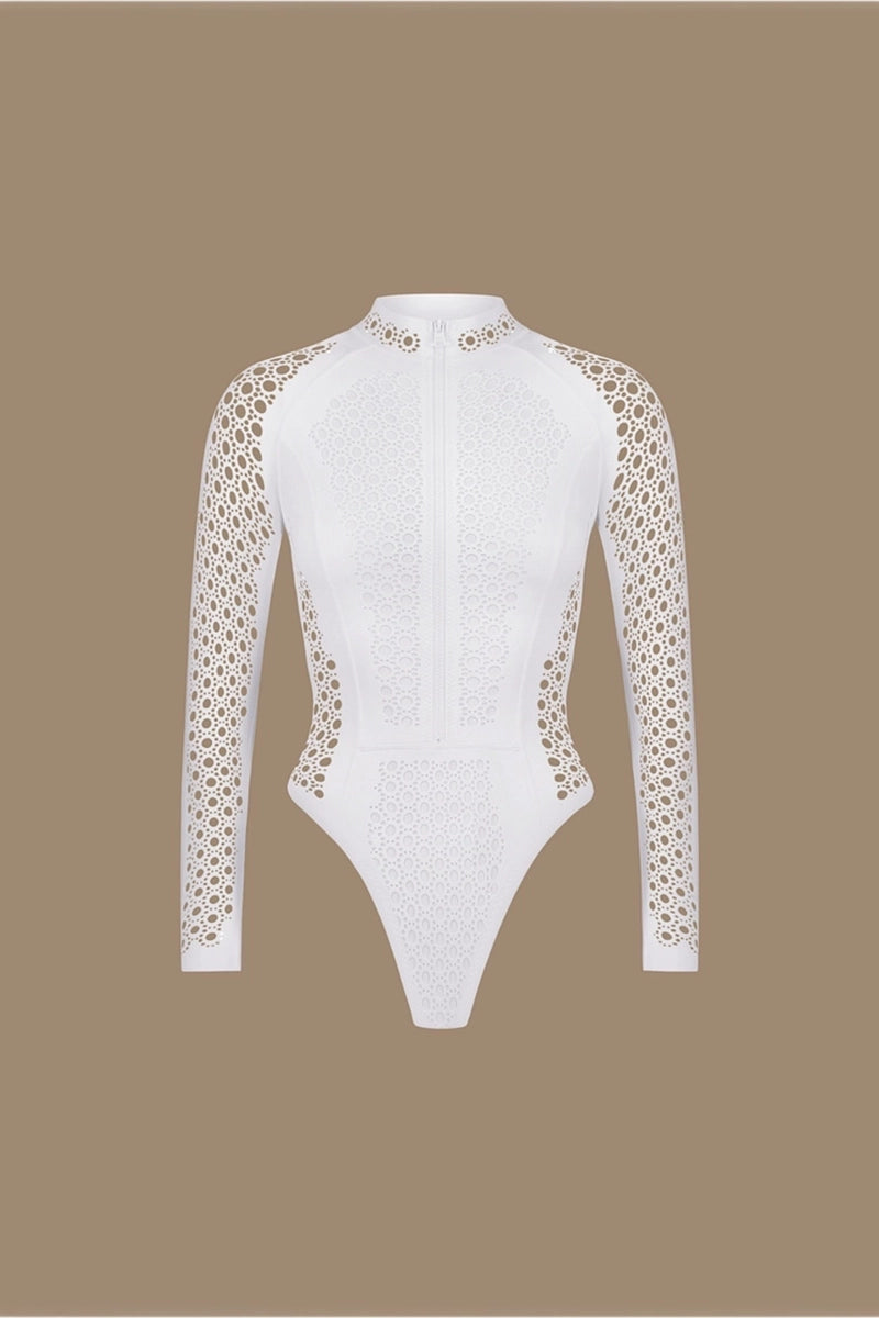 Effortlessly Elegant Swimsuit with a Timeless Design