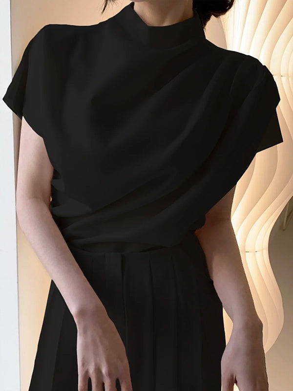 Effortlessly Elegant T-Shirt with a Timeless Design