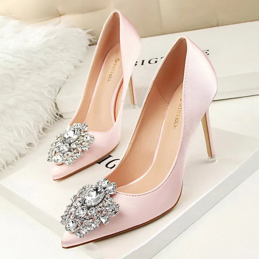 Polished Heels with an Effortless Classic Look