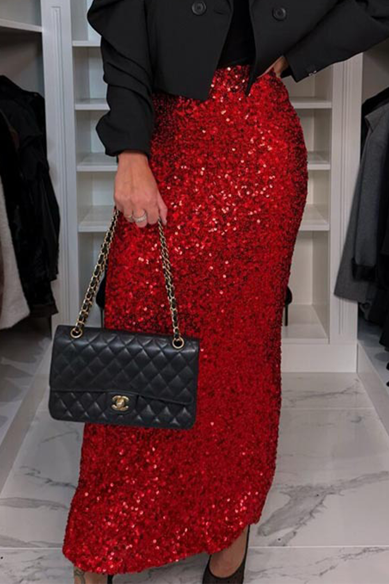 Sophisticated Garment with a Clean Classic Look