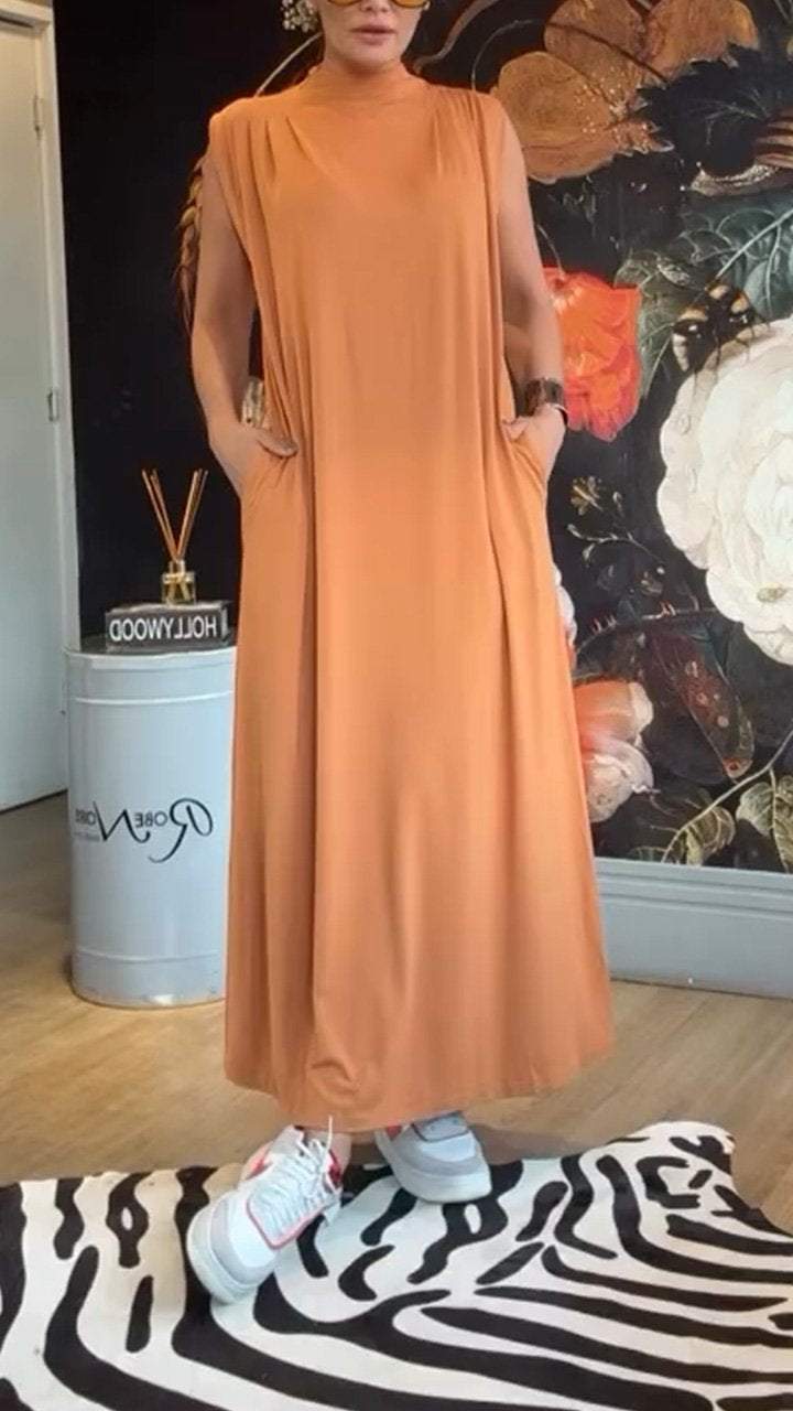Sophisticated Garment with a Clean Classic Look