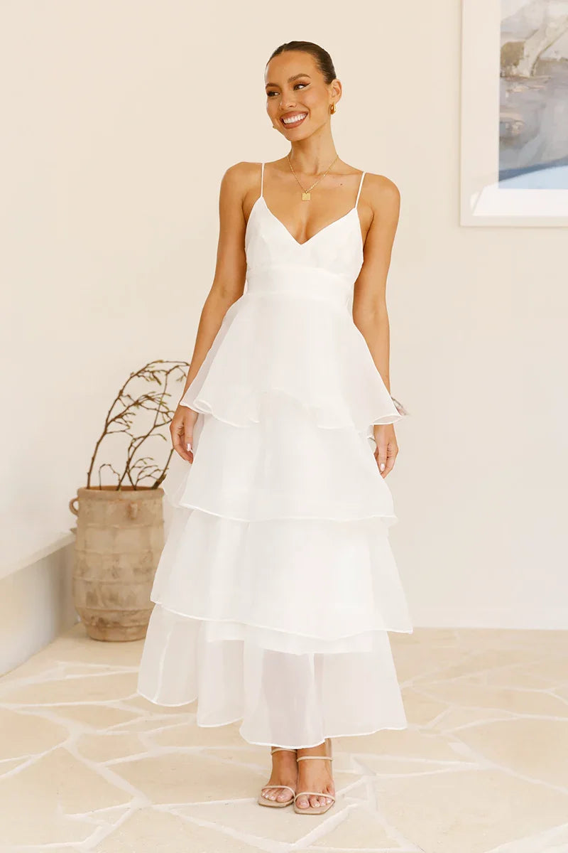 Effortlessly Elegant Dress with a Timeless Design