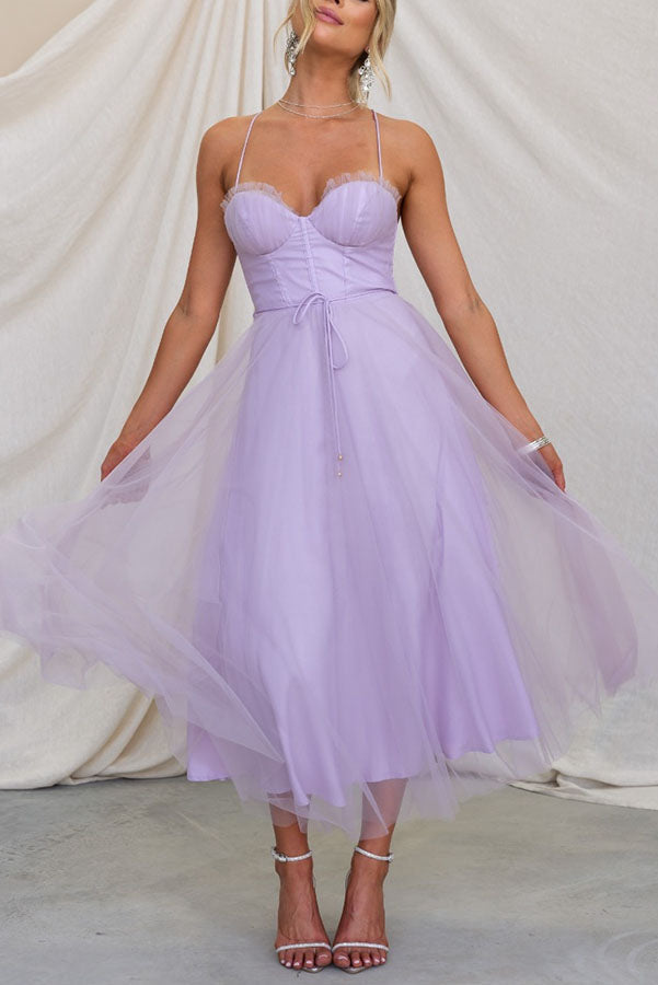 Beautifully Finished Dress in a Timeless Design