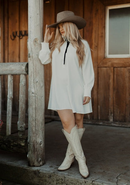 Well Tailored Dress with a Graceful Silhouette