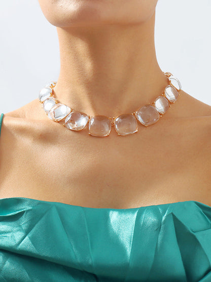 Well Tailored Garment with a Graceful Silhouette