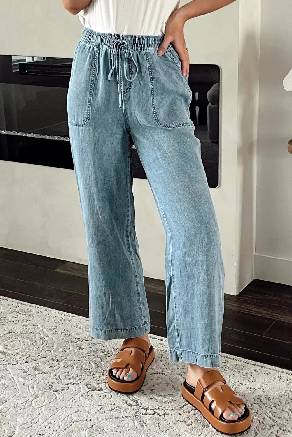 Elegantly Styled Pants for Everyday Wear
