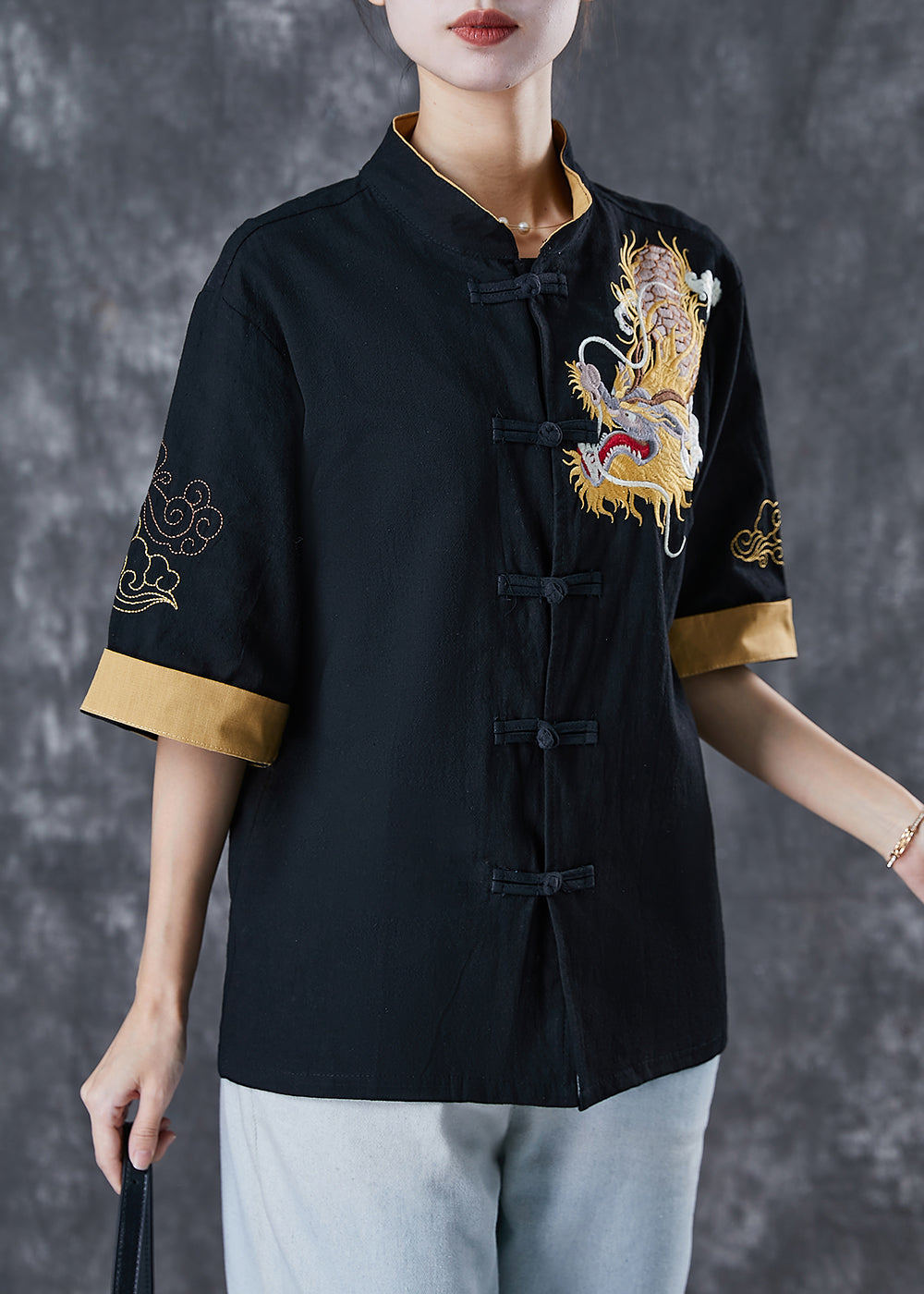 Effortlessly Elegant Top with a Timeless Design