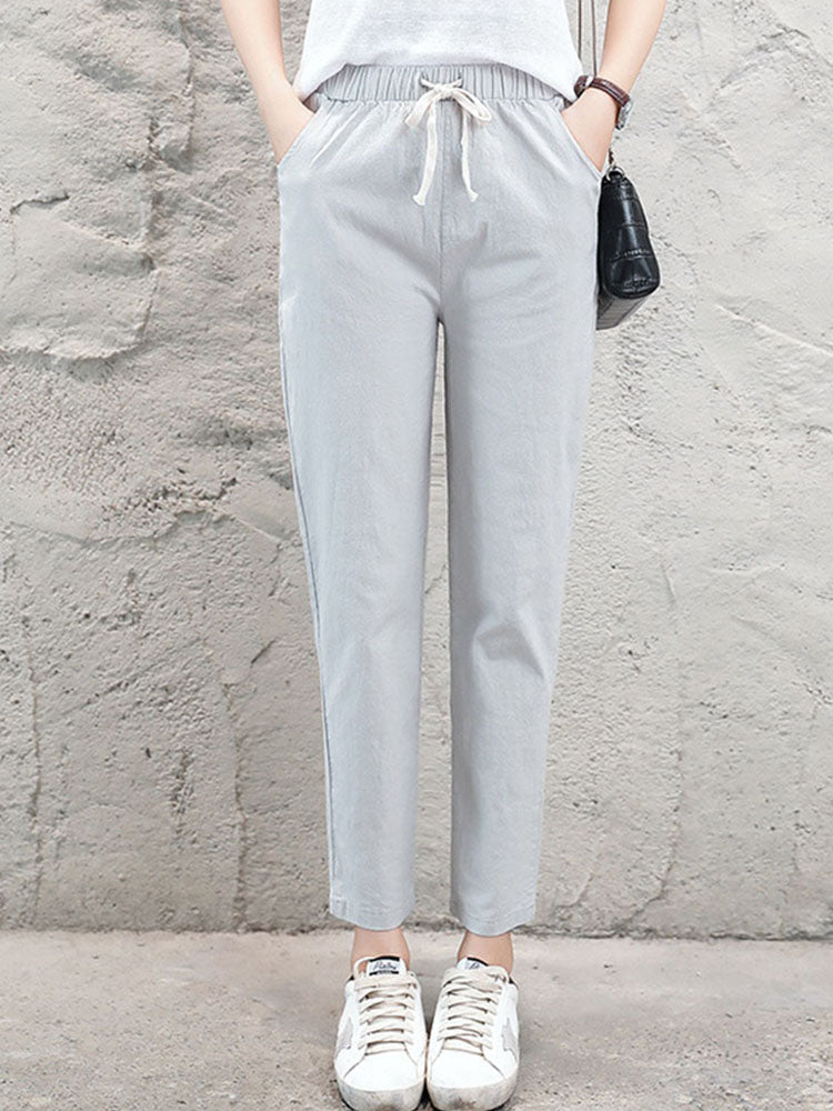 Elegantly Styled Trousers for Everyday Wear