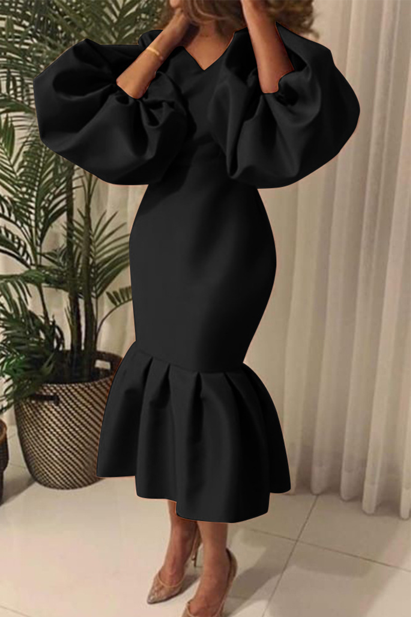 Well Tailored Dress with a Graceful Silhouette