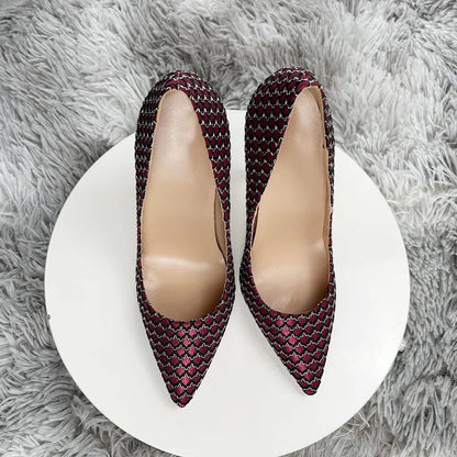 Effortlessly Elegant Shoes with a Timeless Design