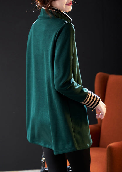 Classic Vintage Pullover with a Flattering Fit