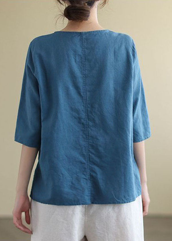 Sophisticated Blouse with a Clean Classic Look