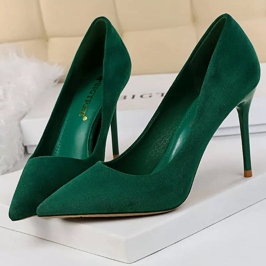 Classic Vintage Heels with a Flattering Fit