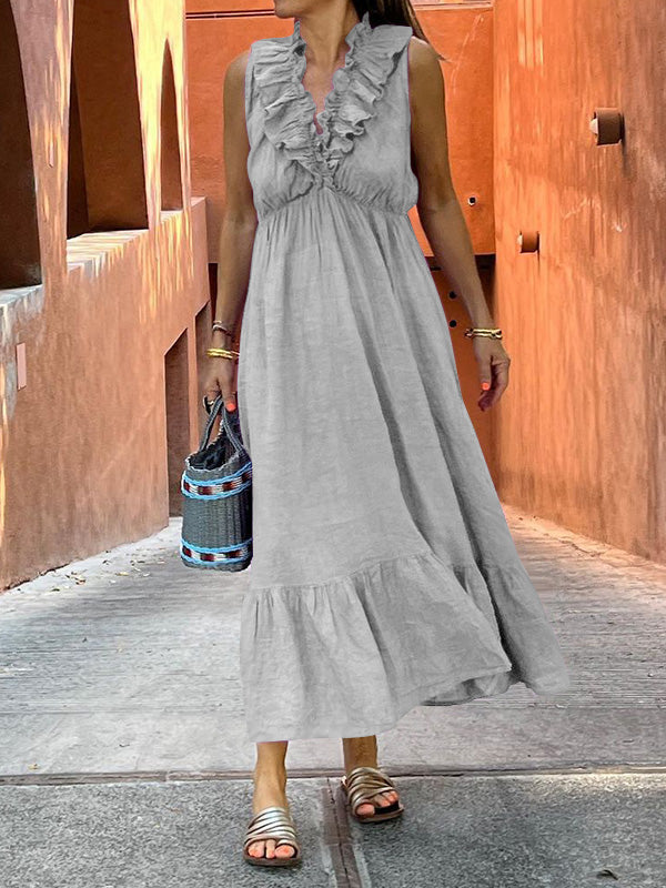 Beautifully Finished Dress in a Timeless Design