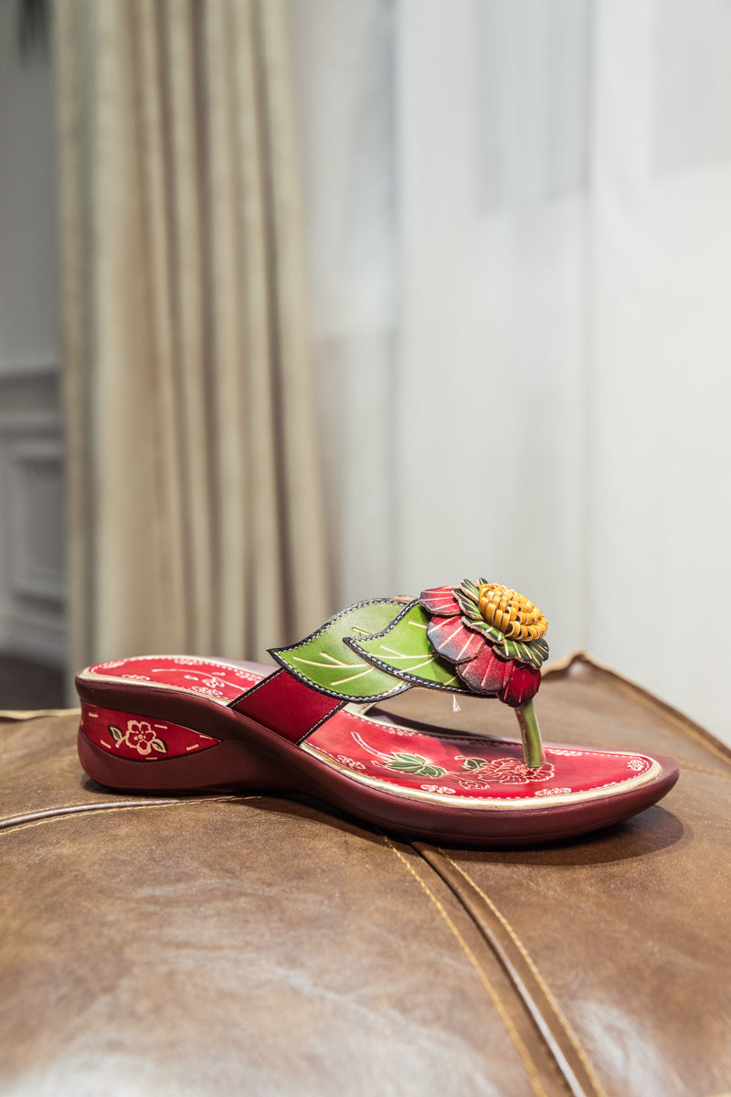 Effortlessly Elegant Sandals with a Timeless Design