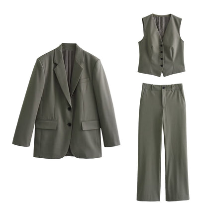 Elegantly Styled Pants for Everyday Wear