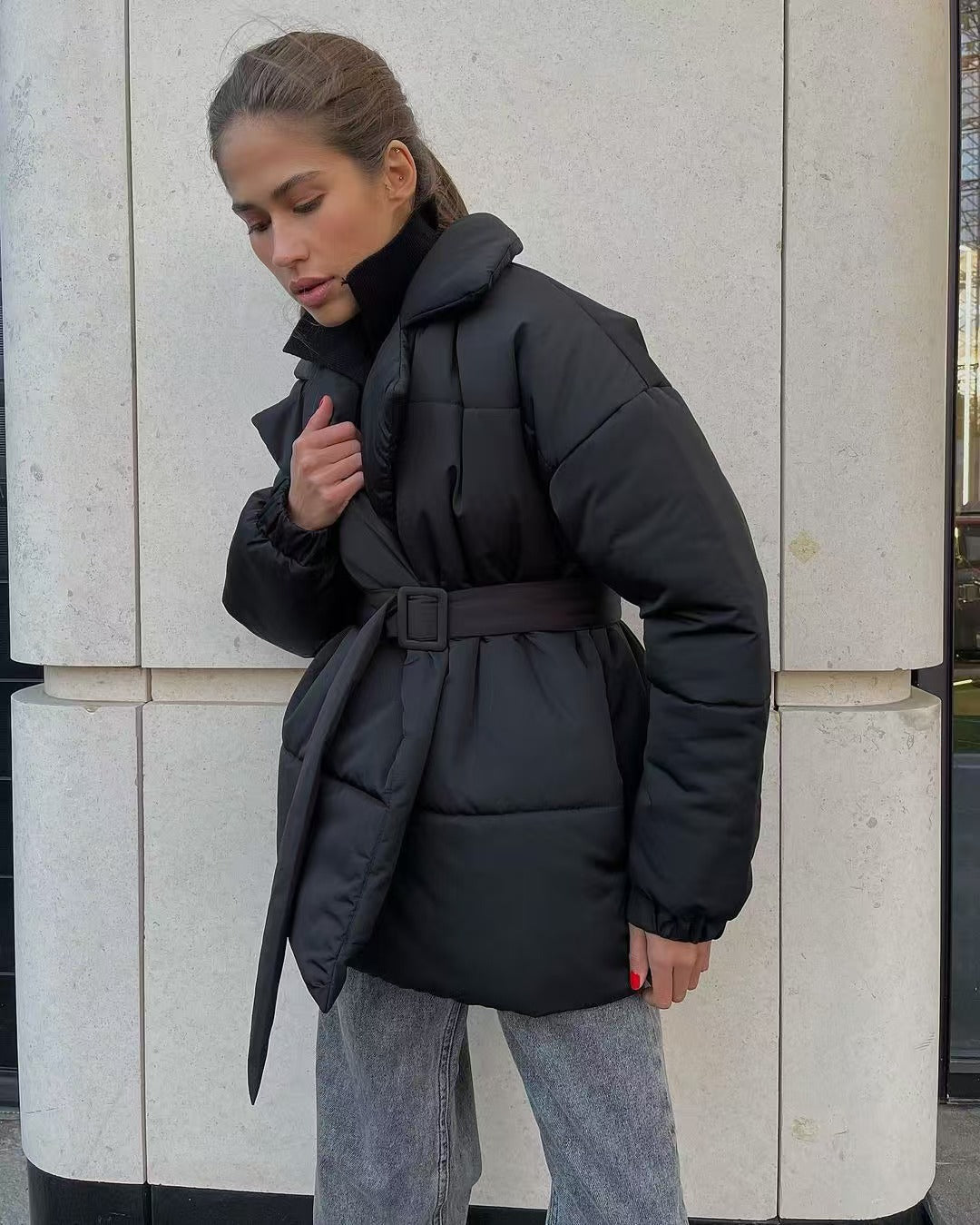 Effortlessly Elegant Jacket with a Timeless Design