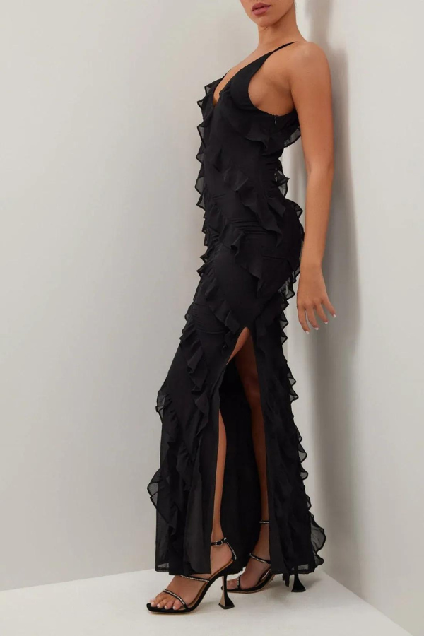 Effortlessly Elegant Garment with a Timeless Design