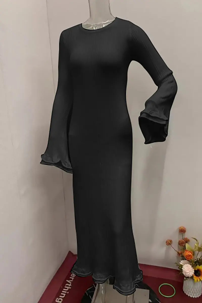 Effortlessly Elegant Dress with a Timeless Design
